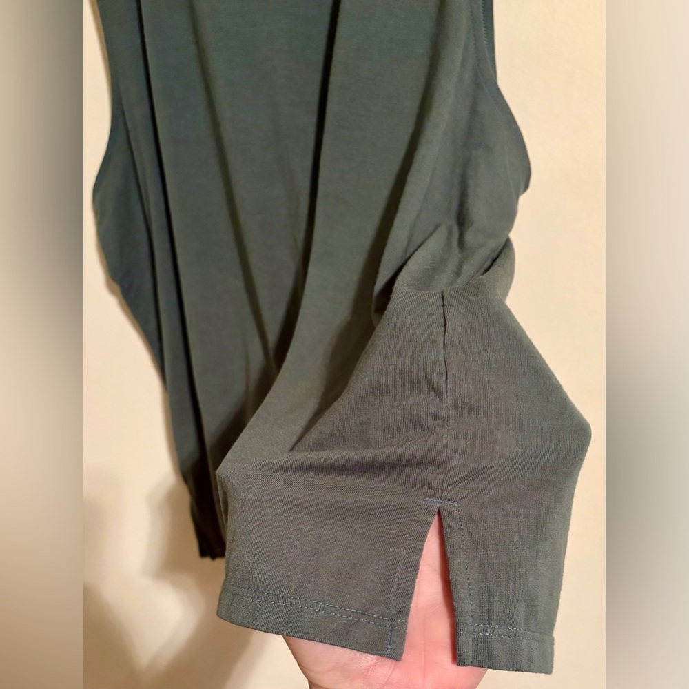 Women’s Old Navy Green Active Ultralite Go Dry Tank Top Wide Strap Muscle Sz Med - Picture 9 of 15